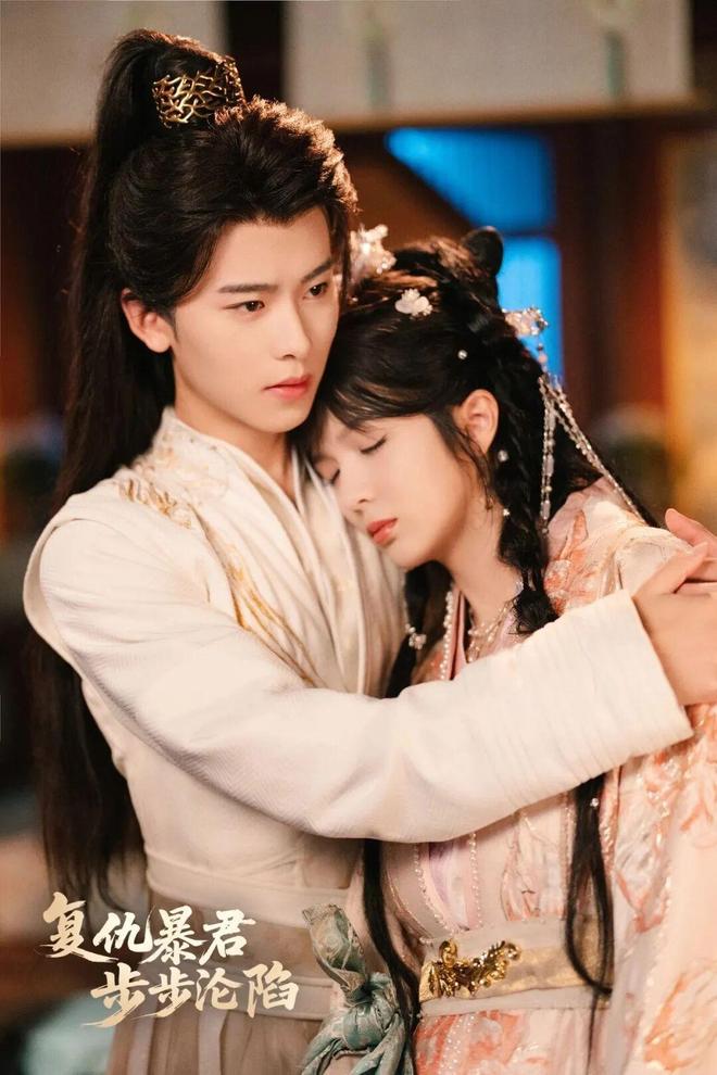 短剧《复仇暴君步步沦陷》定档红果九游会j9登陆松江企业出品精品微